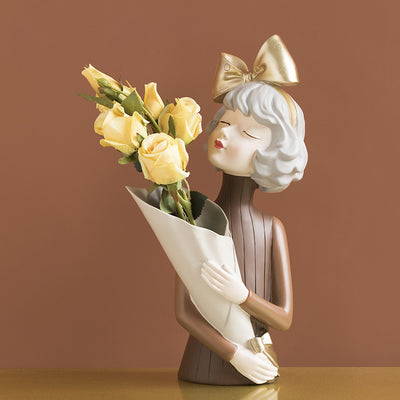 Fashion Girl Resin Statue